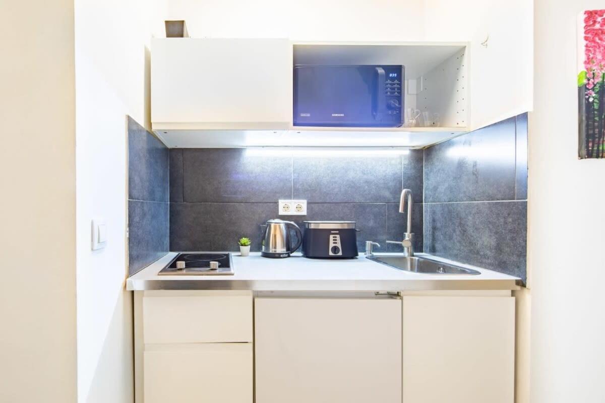 Central Room For Solo Traveller Budapeste Exterior foto